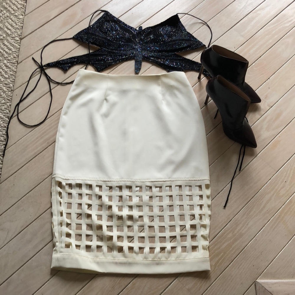 NWT winter white slim window pane skirt